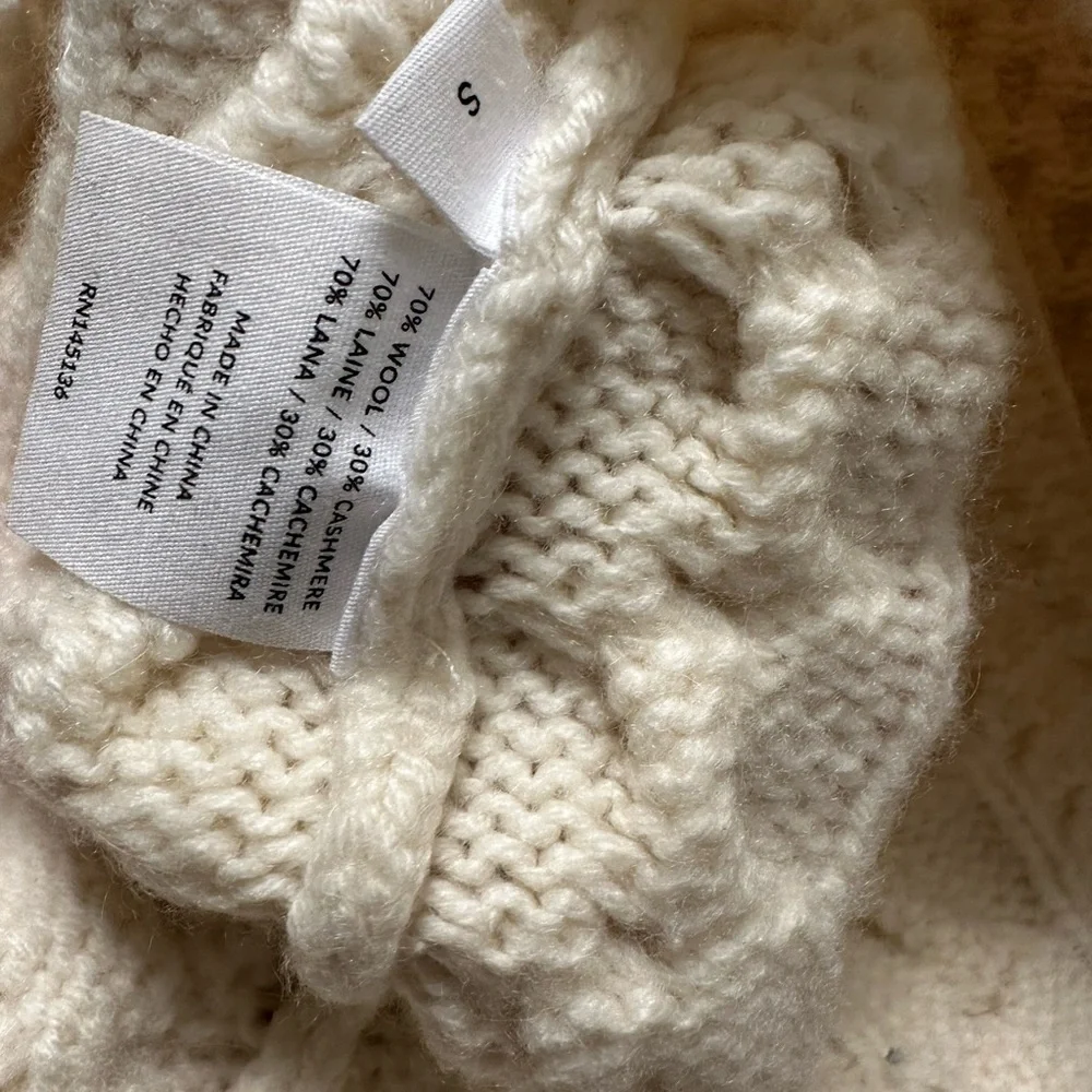 WOMEN'S WOOL CASHMERE CABLE CREWNECK SWEATER - Picture 8 of 8